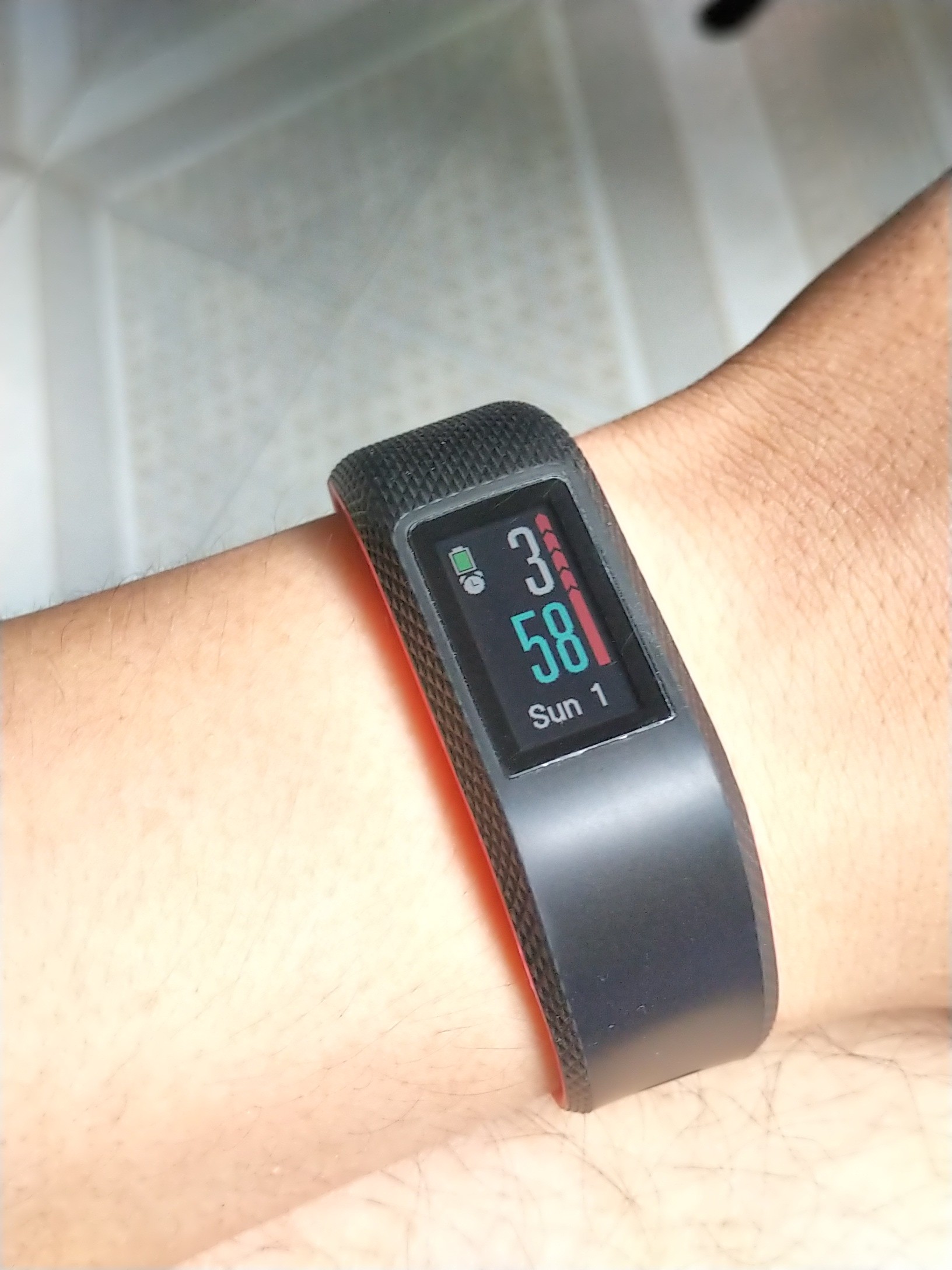garmin vívosport smartwatch
