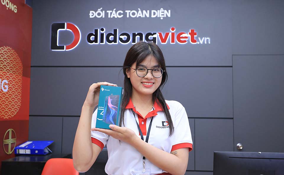 Vsmart-Active-3-12.3_didongviet.jpg