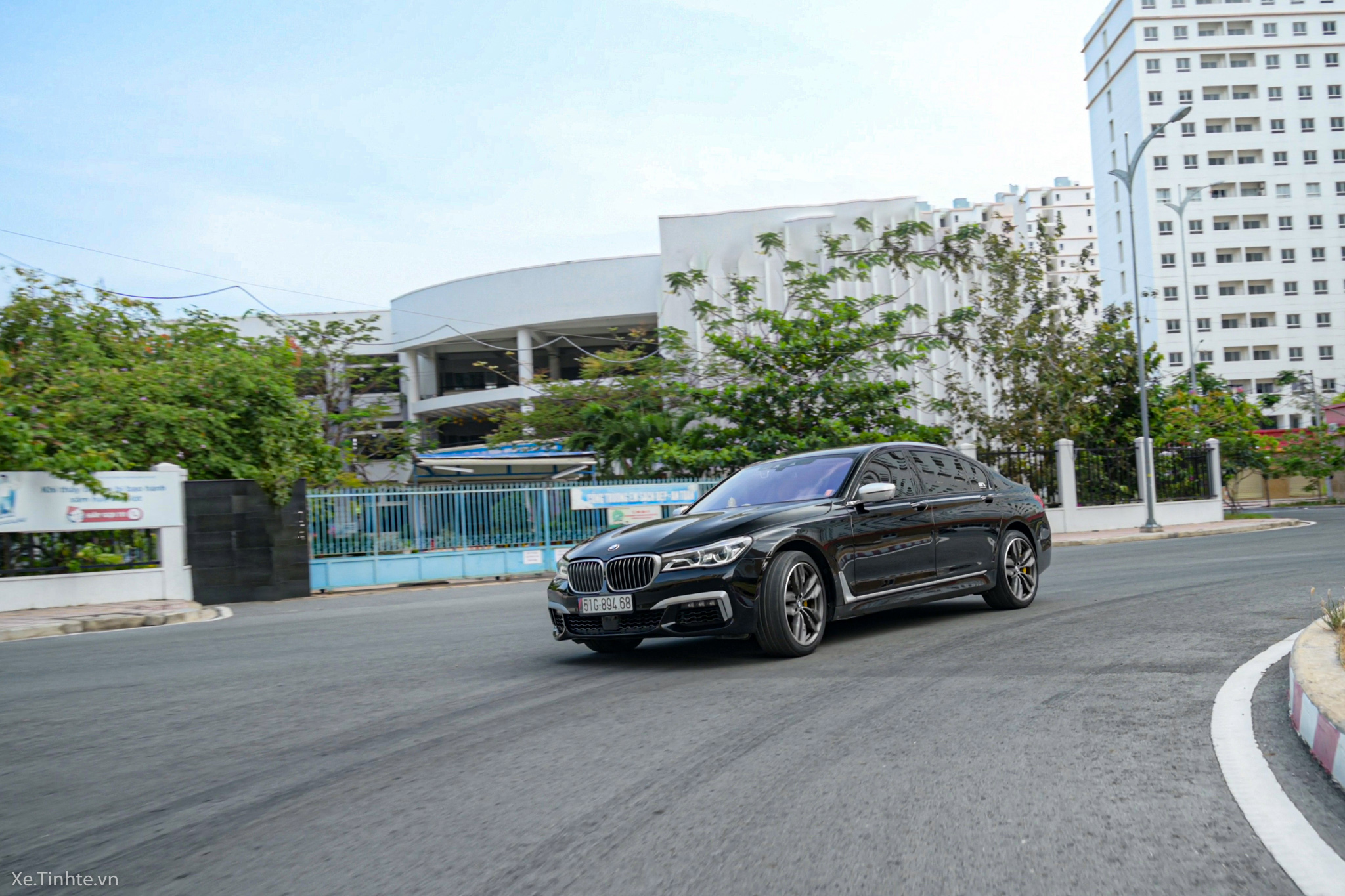 trên_tay_BMW_740li_G12_2016_xe_tinh_tế-05.jpg