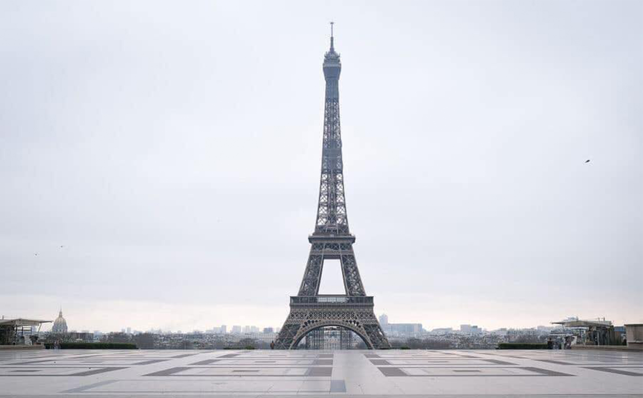 Hình ảnh Paris trở nên yên bình đến lạ thường sau lệnh phong tỏa