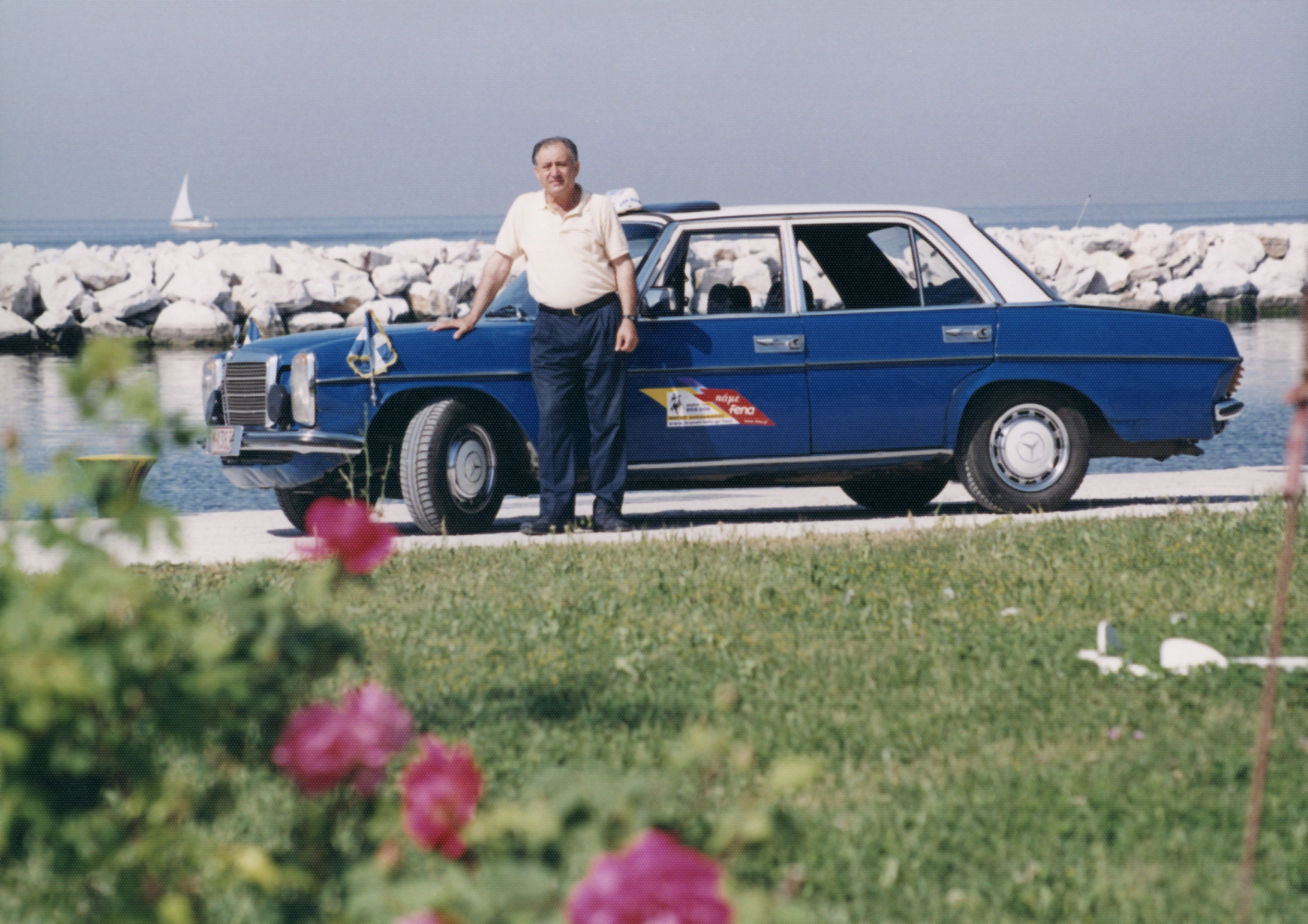 Машины для больших пробегов. Mercedes Benz w115. Mercedes Benz 240. Самый большой пробег. Машина с самым большим пробегом.