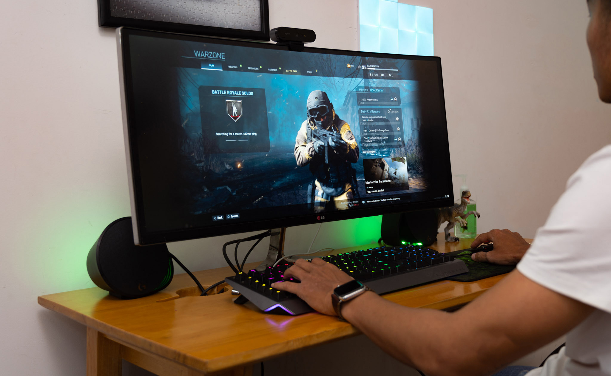 cover_tren_tay_logitech_g560_tinhte-1.jpg