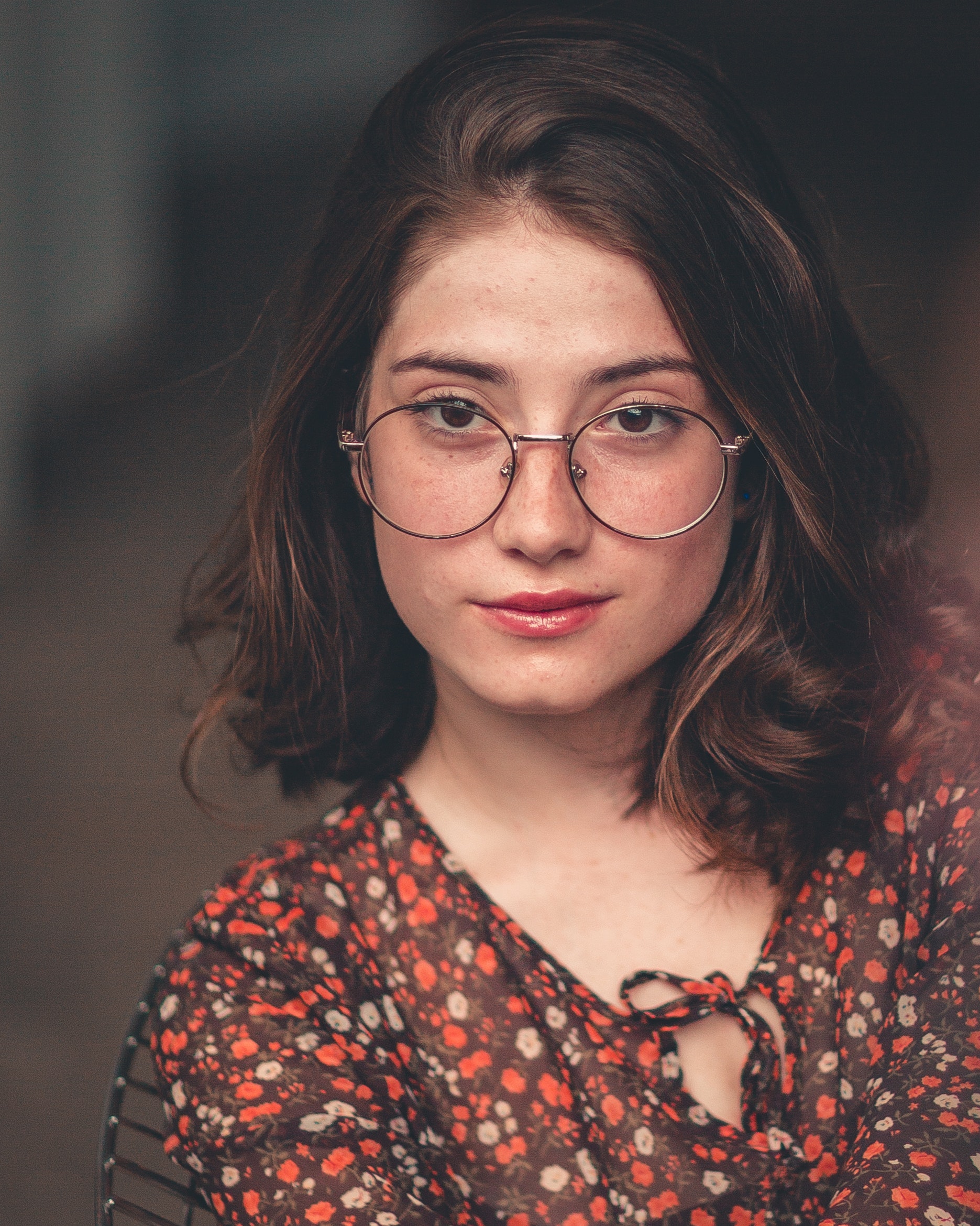 woman-wearing-eyeglasses-1878522.jpg