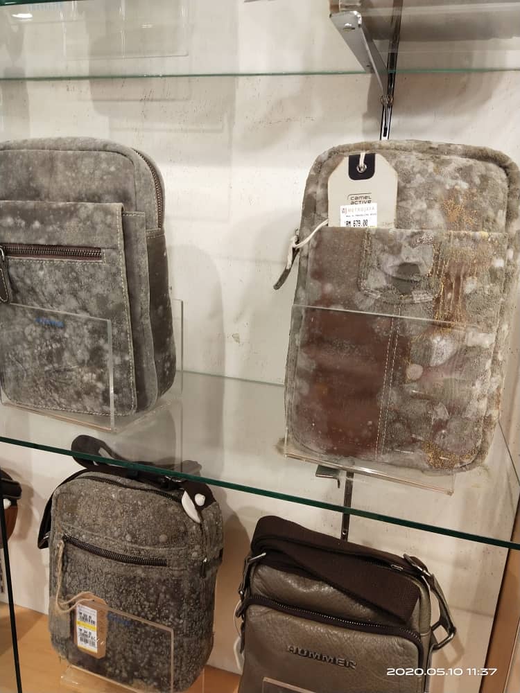 metro-leather-goods-mouldy-04.jpg