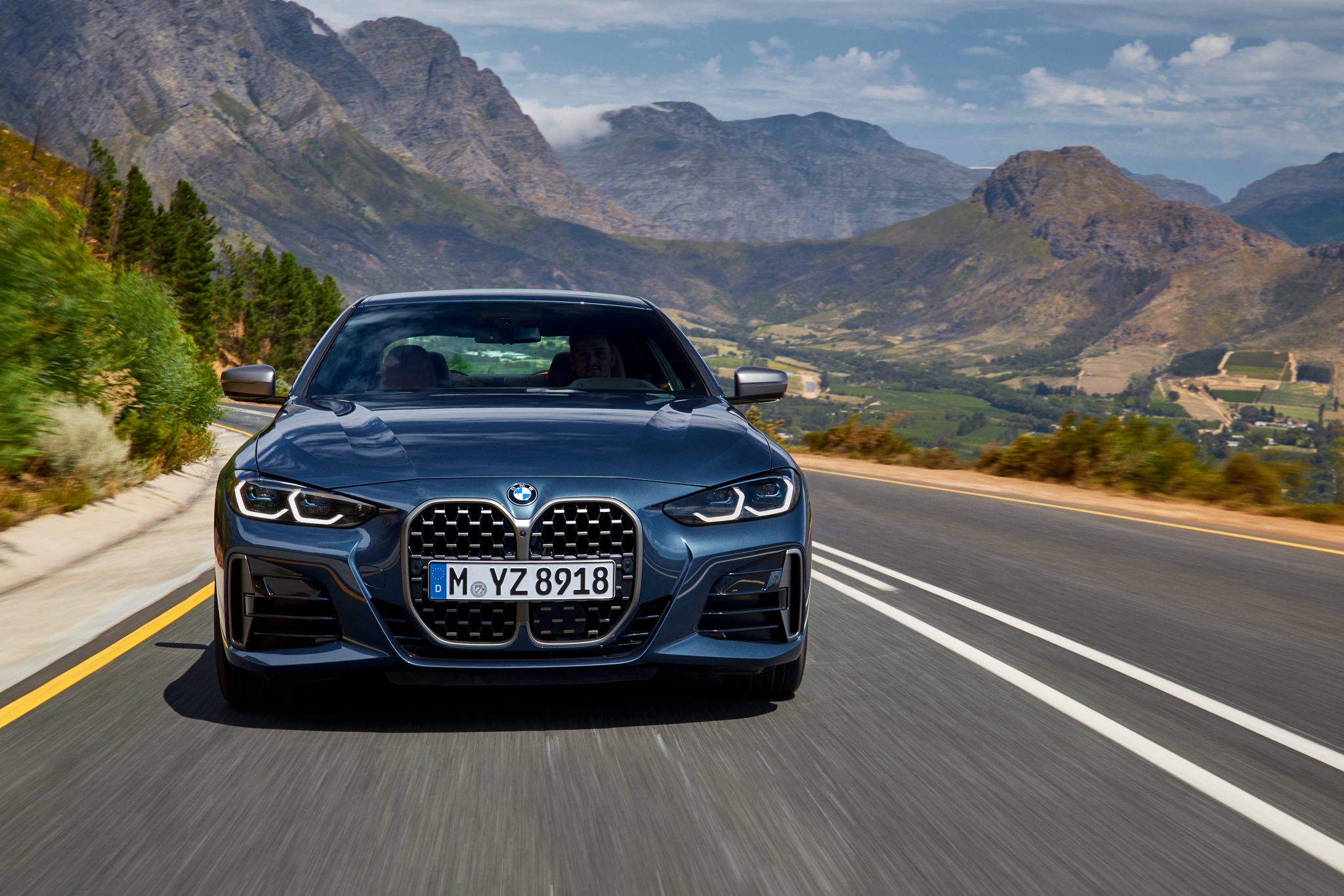 Đánh giá BMW 4 Series 2023 giá km nội ngoại thất