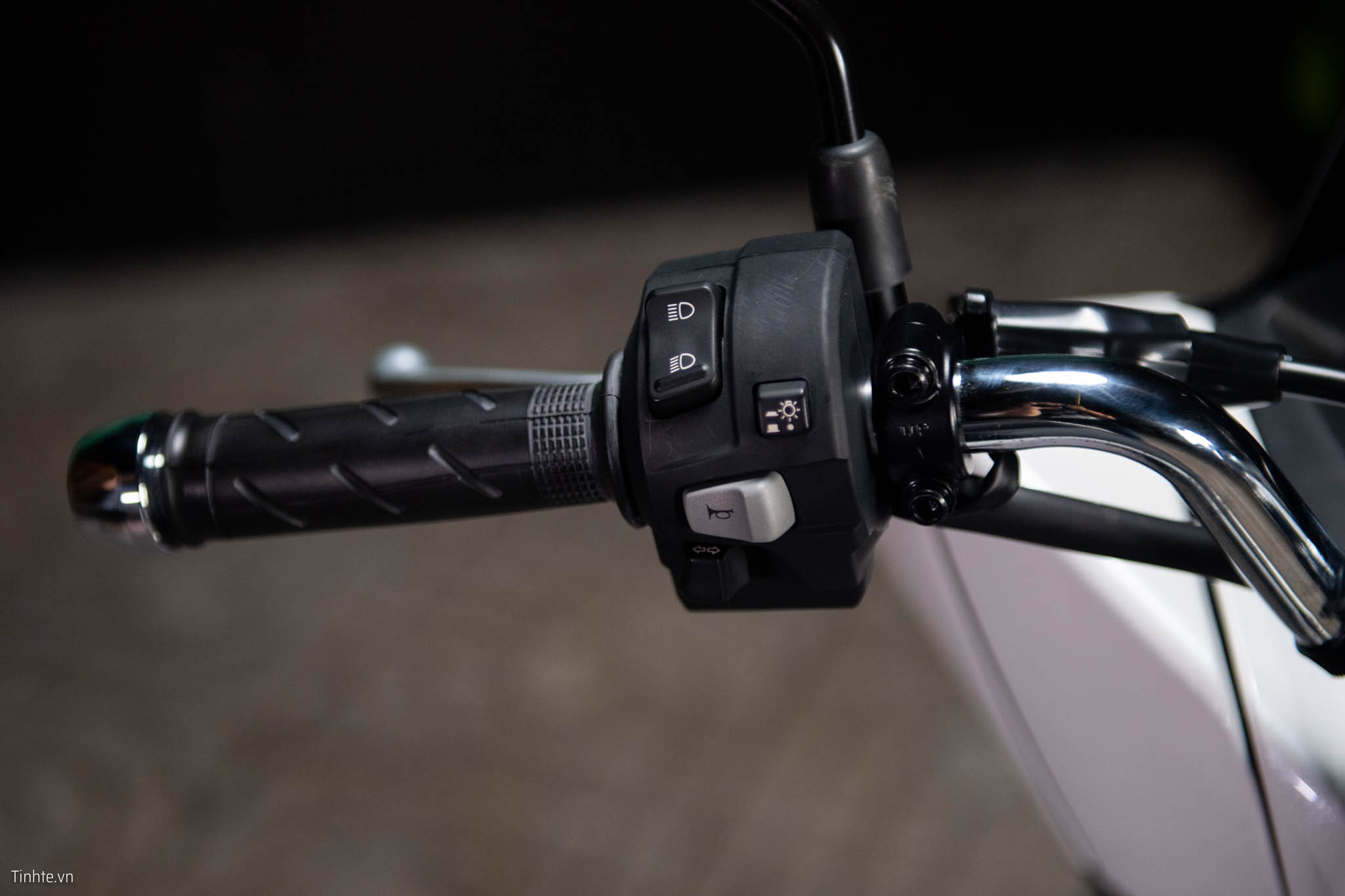 tren-tay-PCX-ELECTRIC-tinhte-44.jpg