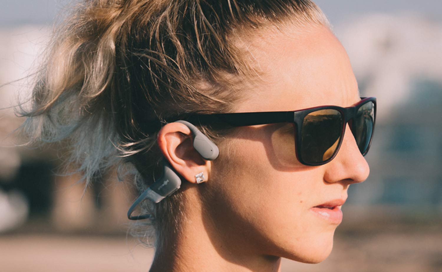 tinhte_bone conduction headphone (1).jpg