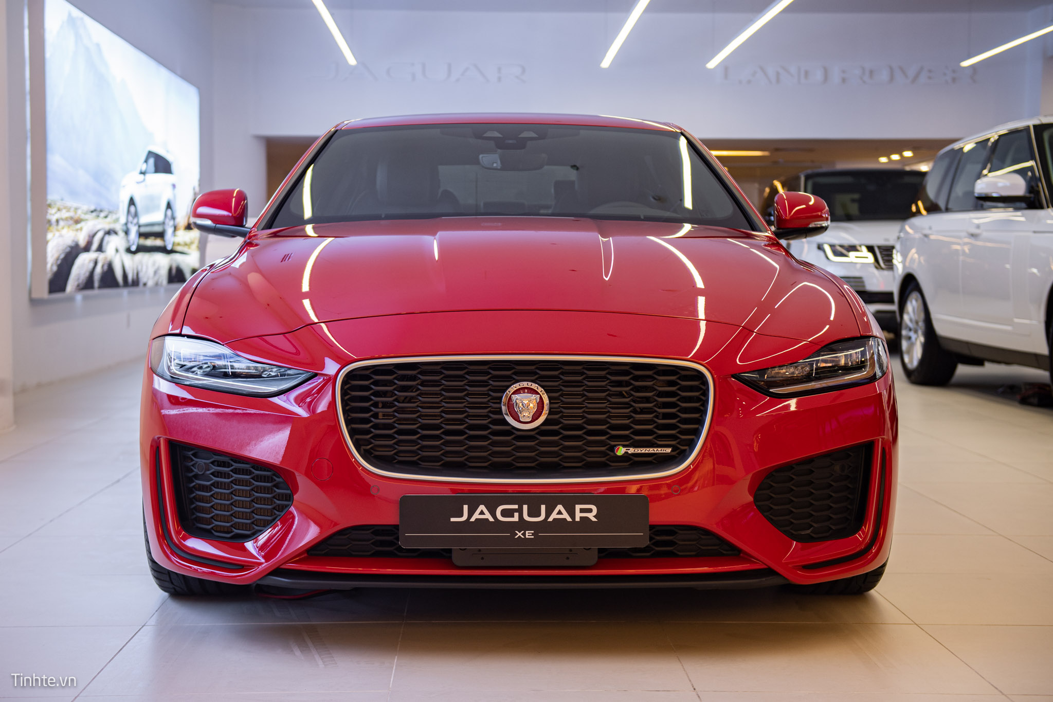 trên_tay_jaguar_xe_facelift_2020_xe_tinh_tế-1.jpg