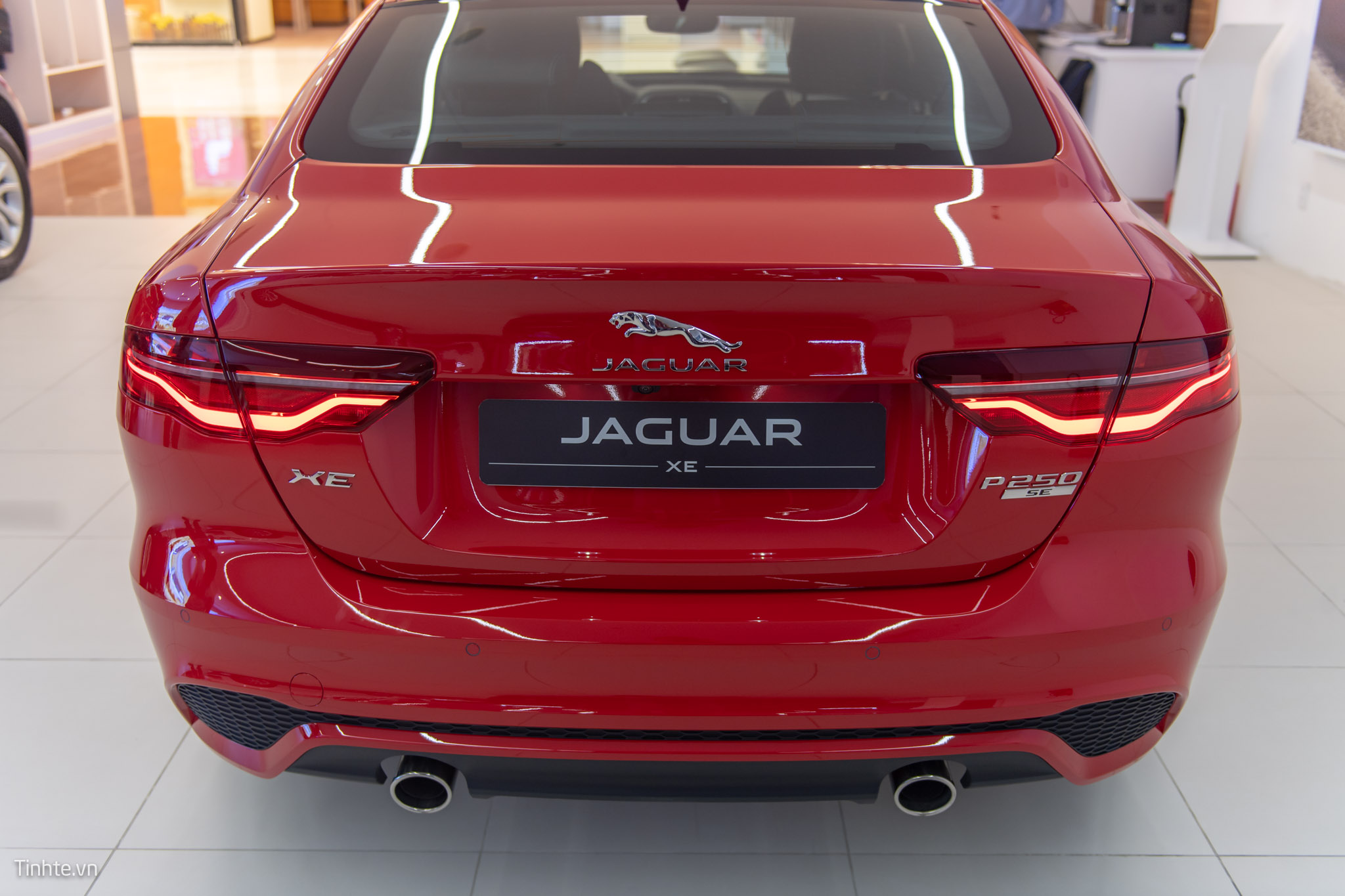 trên_tay_jaguar_xe_facelift_2020_xe_tinh_tế-37.jpg