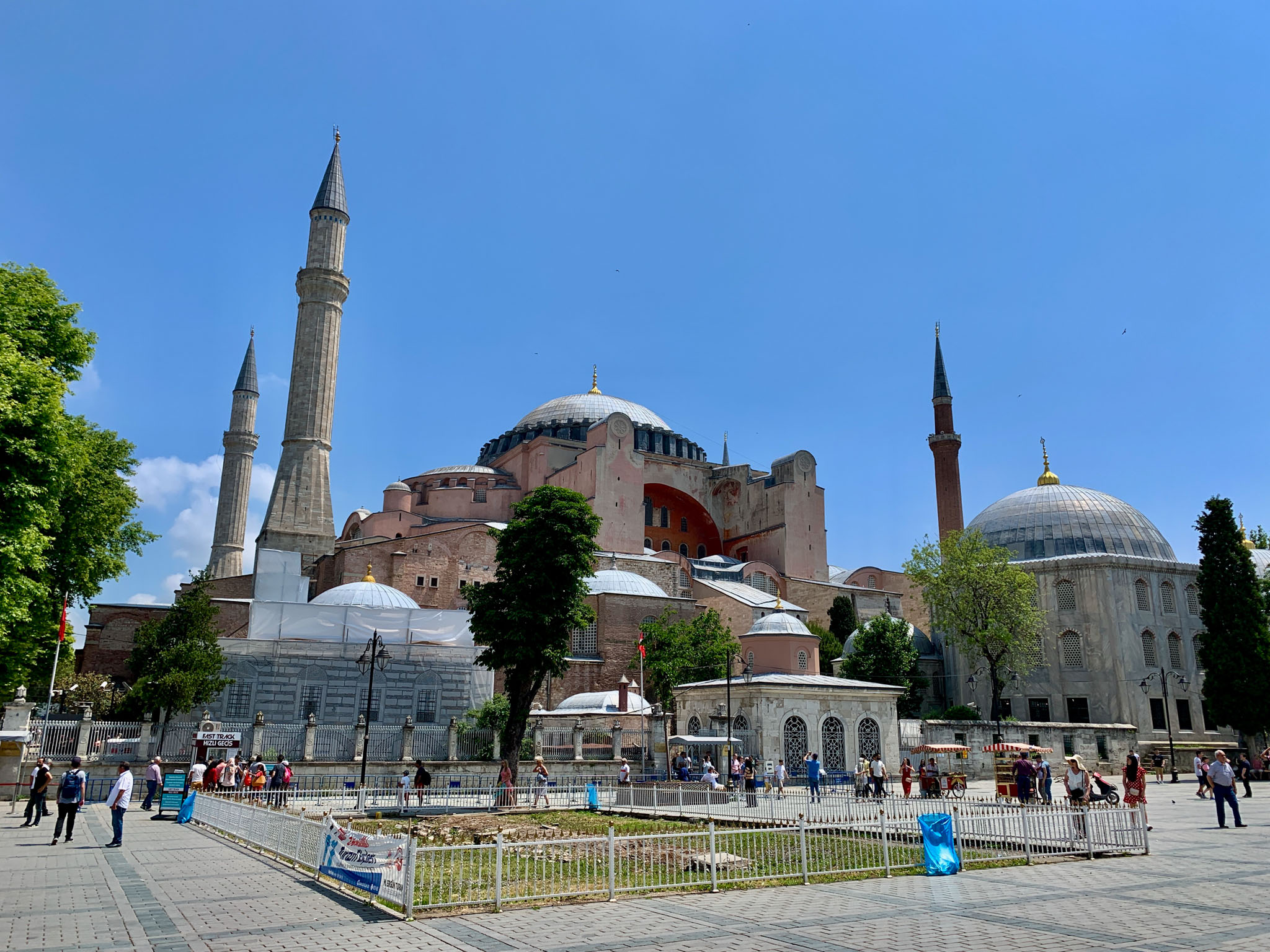 Hagia_Sophia_Turkey.jpg