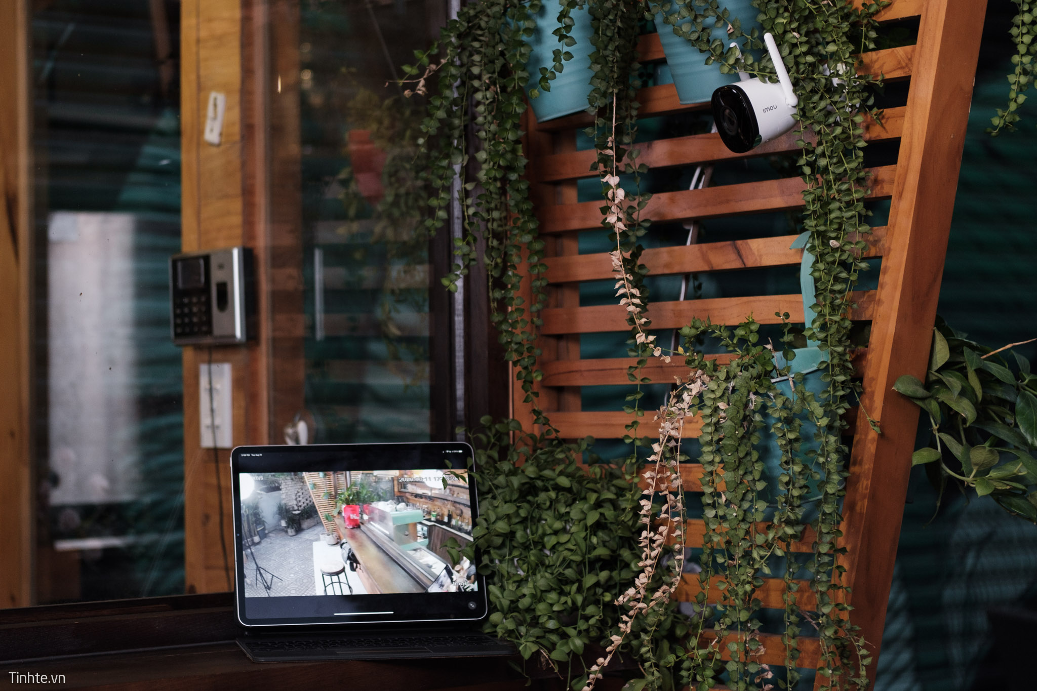 tren-tay-camera-an-ninh-Imoulife-bullet-2c-tinhte-17.jpg