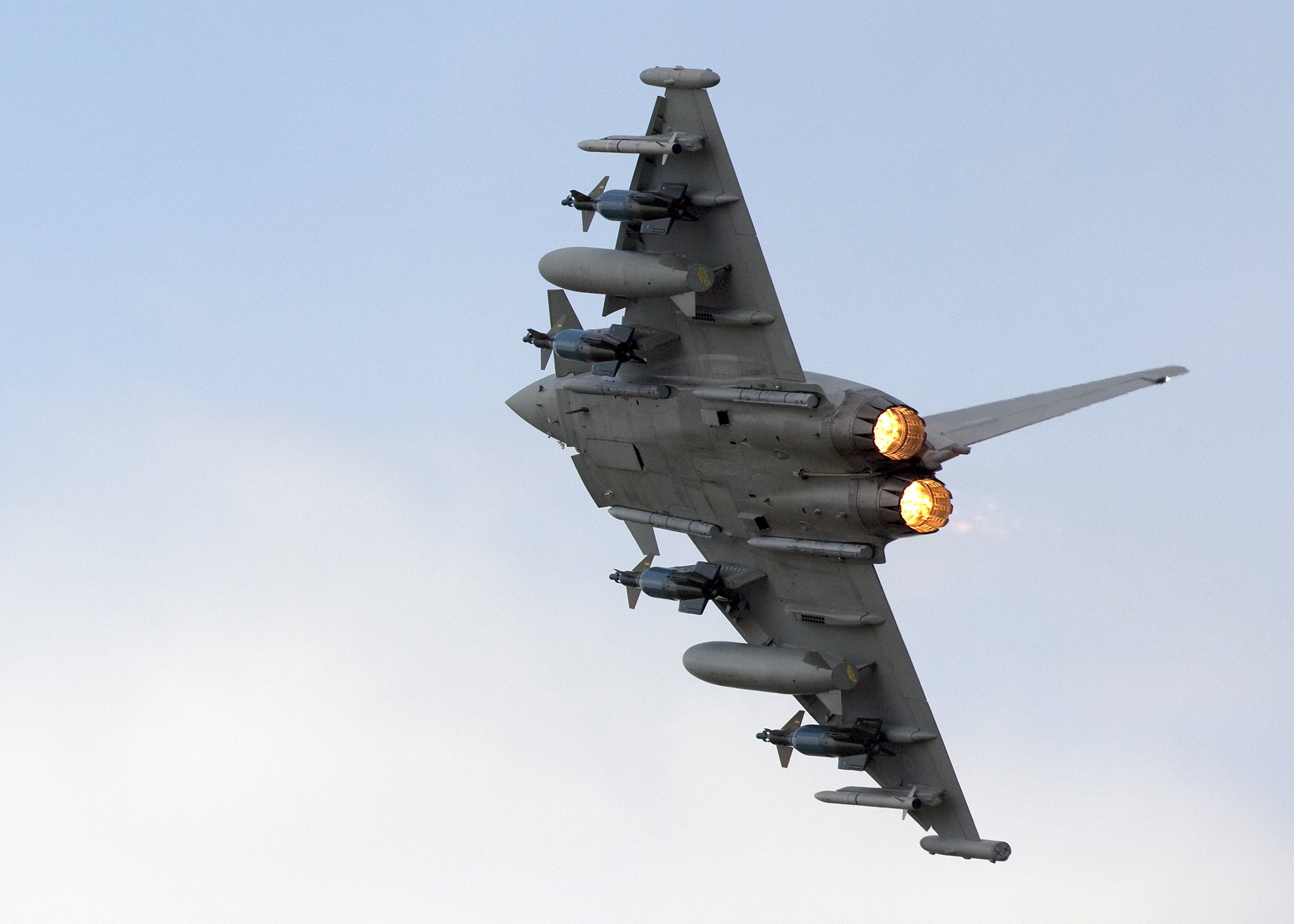 Eurofighter Typhoon.jpg