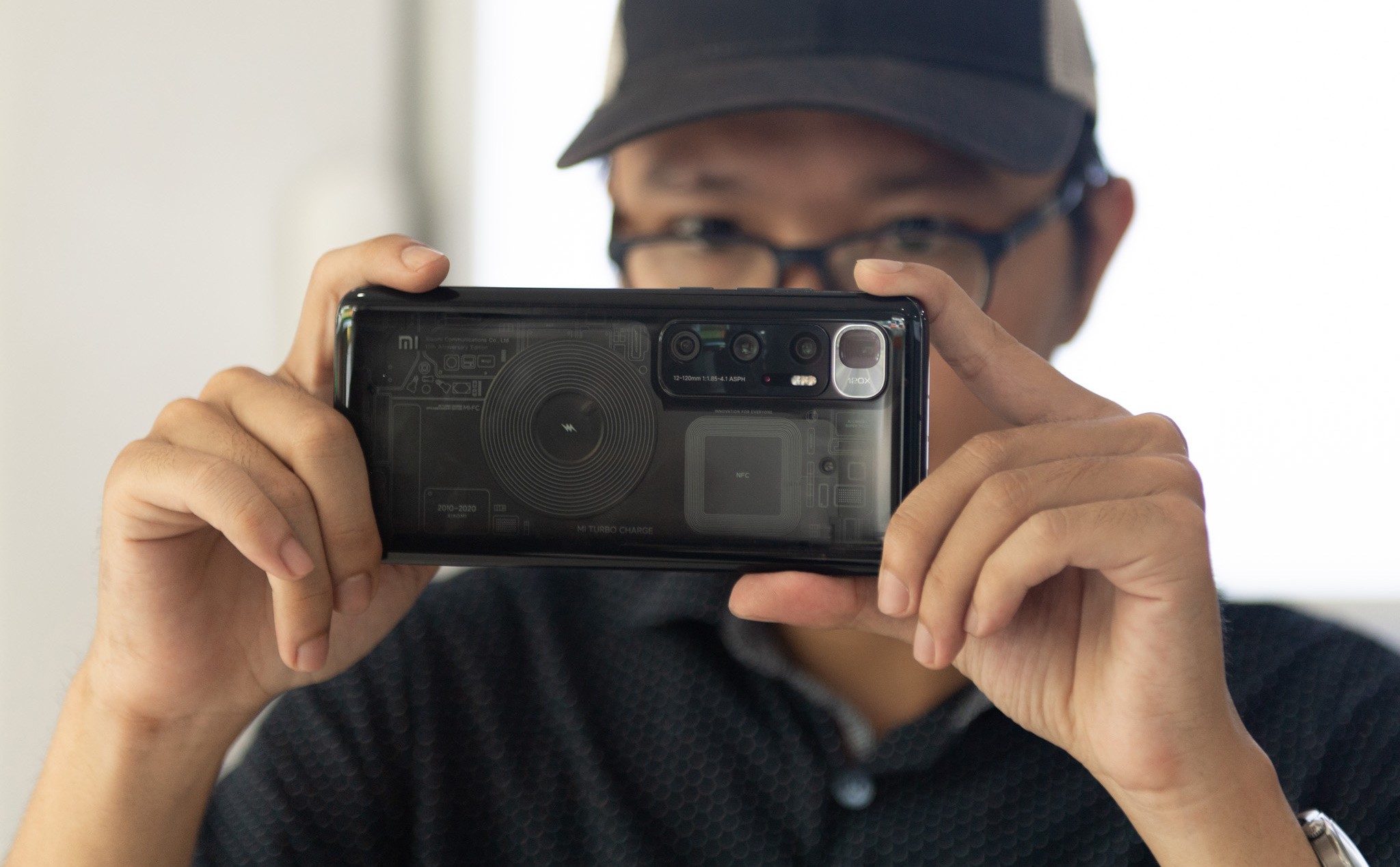 Xiaomi Mi 10 Ultra: Khám phá sức mạnh siêu phàm của chiếc điện thoại cao cấp Xiaomi Mi 10 Ultra với màn hình tuyệt đẹp và camera chụp ảnh vượt trội. Xem ngay hình ảnh chi tiết để trải nghiệm cảm giác thực tế nhất.
