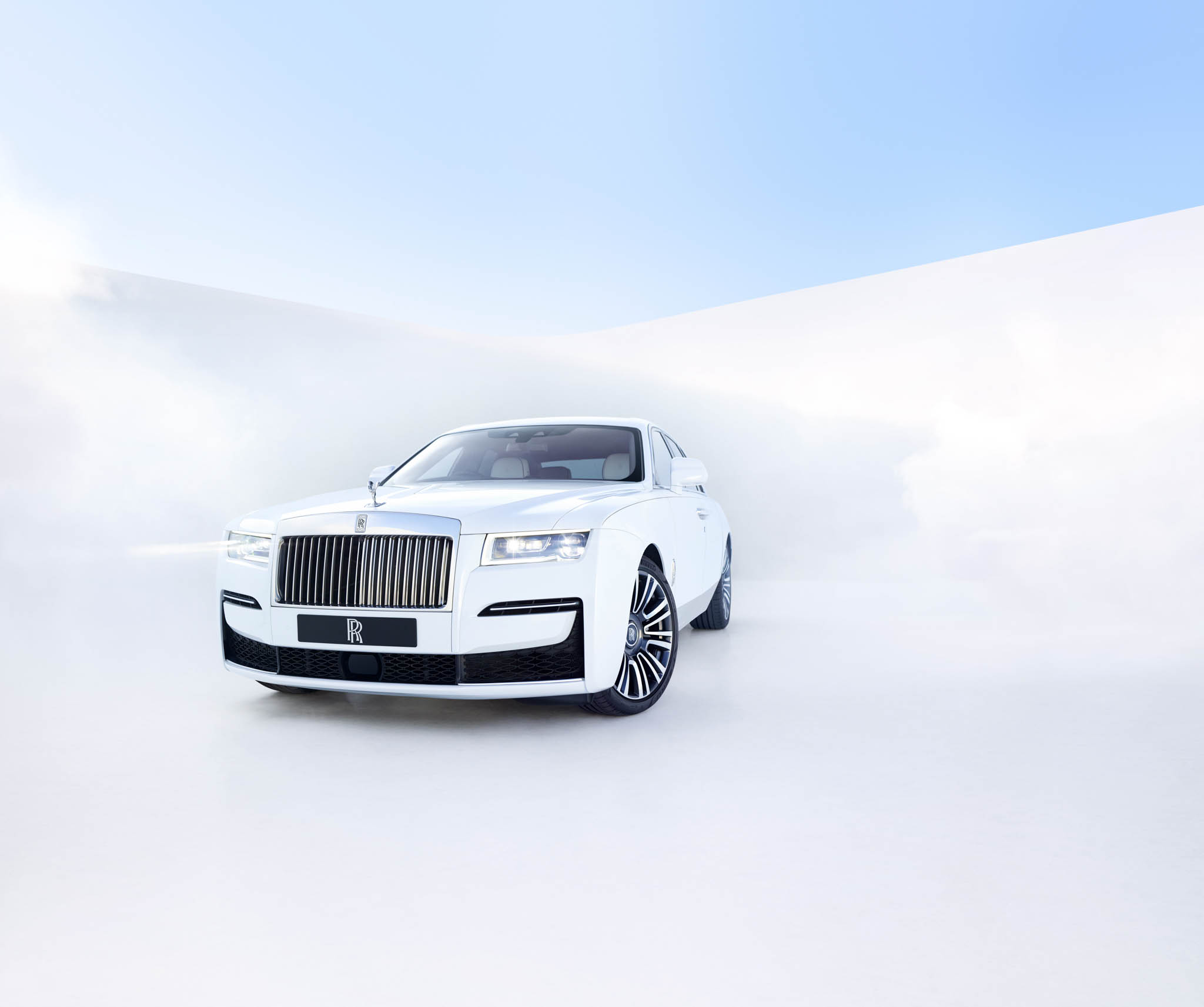 Bên trong RollsRoyce Ghost 2021  xe siêu sang giá từ 30 tỷ đồng