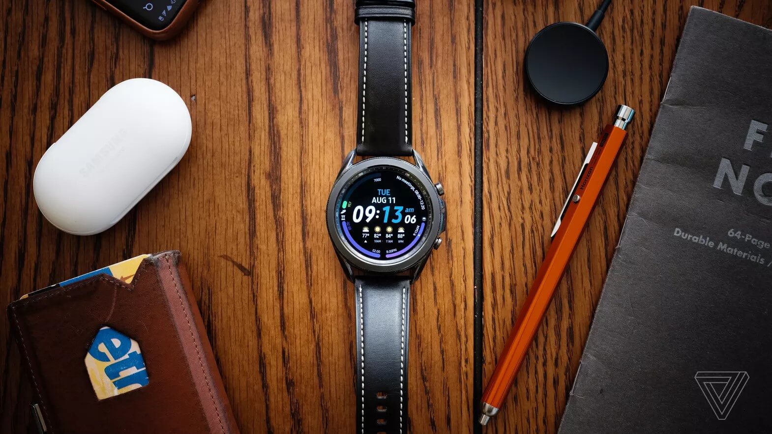 Samsung Galaxy Watch 3: Bạn đang tìm kiếm một chiếc đồng hồ thông minh đầy tính năng? Samsung Galaxy Watch 3 là giải pháp hoàn hảo! Với thiết kế sang trọng và tính năng thông minh hữu ích, chiếc đồng hồ này đáng để bạn dành thời gian để khám phá.
