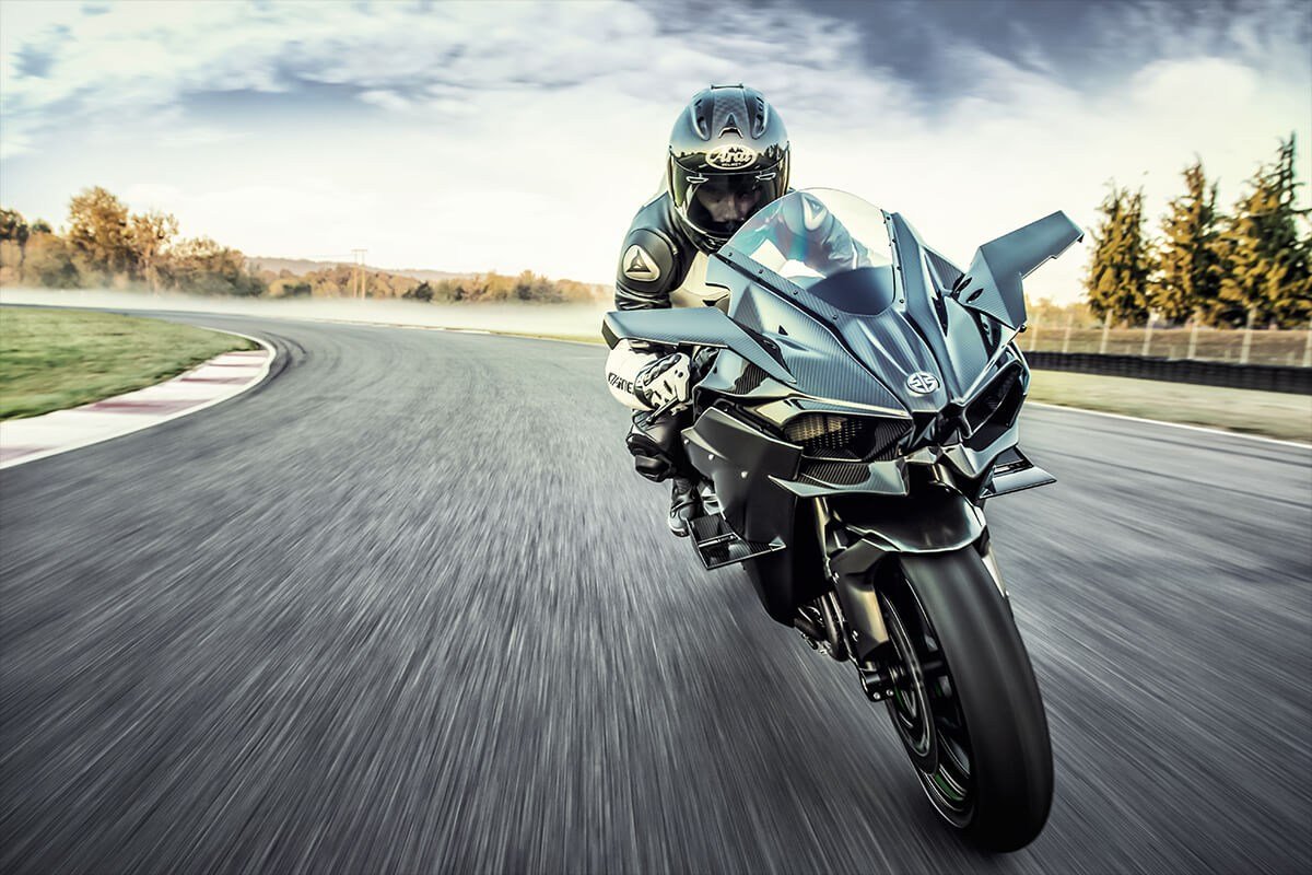 Siêu môtô Kawasaki Ninja H2R 2017 chốt giá bán 13 tỷ đồng