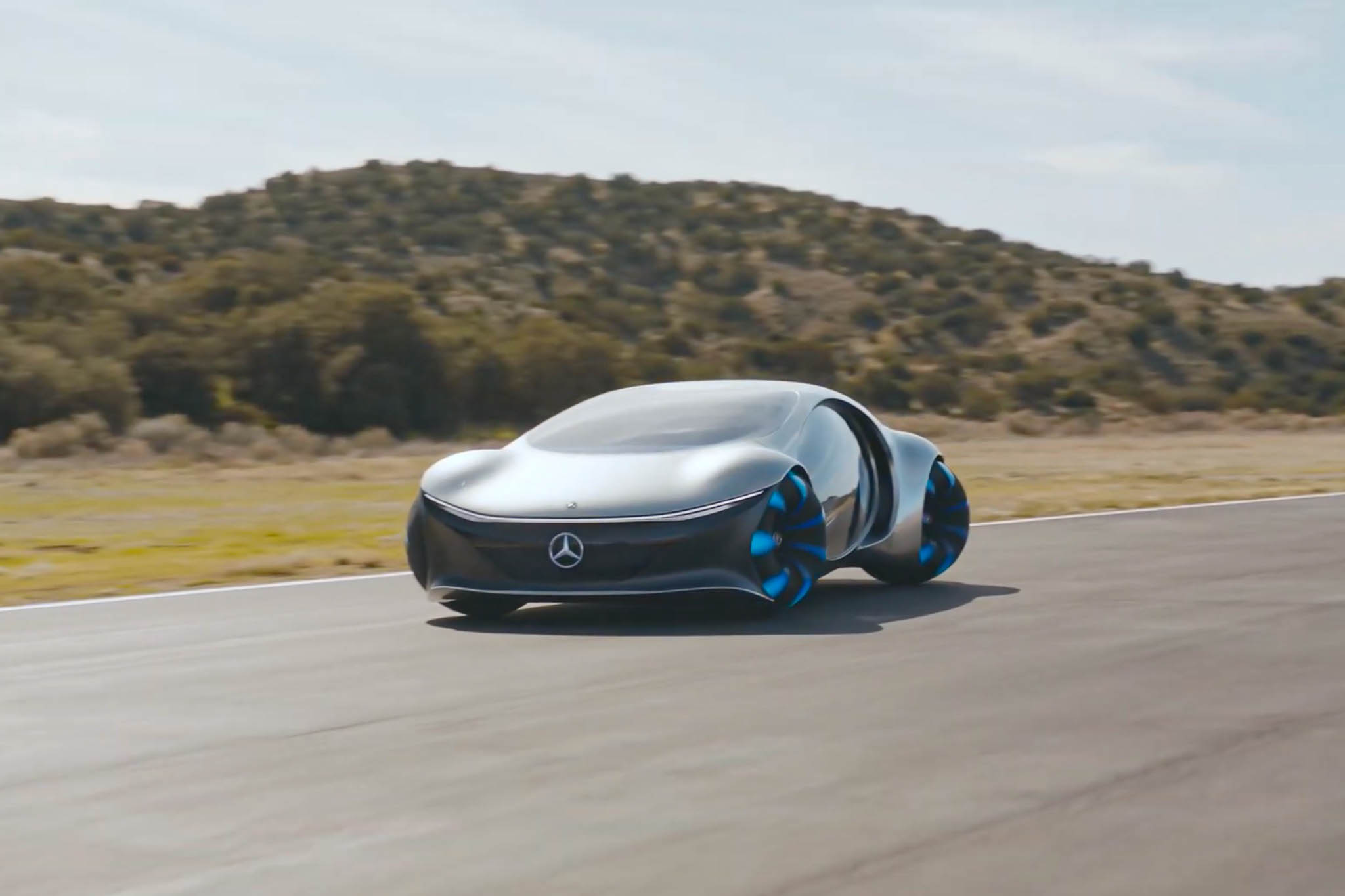 Video] Chiếc Mercedes-Benz Vision AVTR hoạt động thực tế, không vô-lăng,  không nút bấm