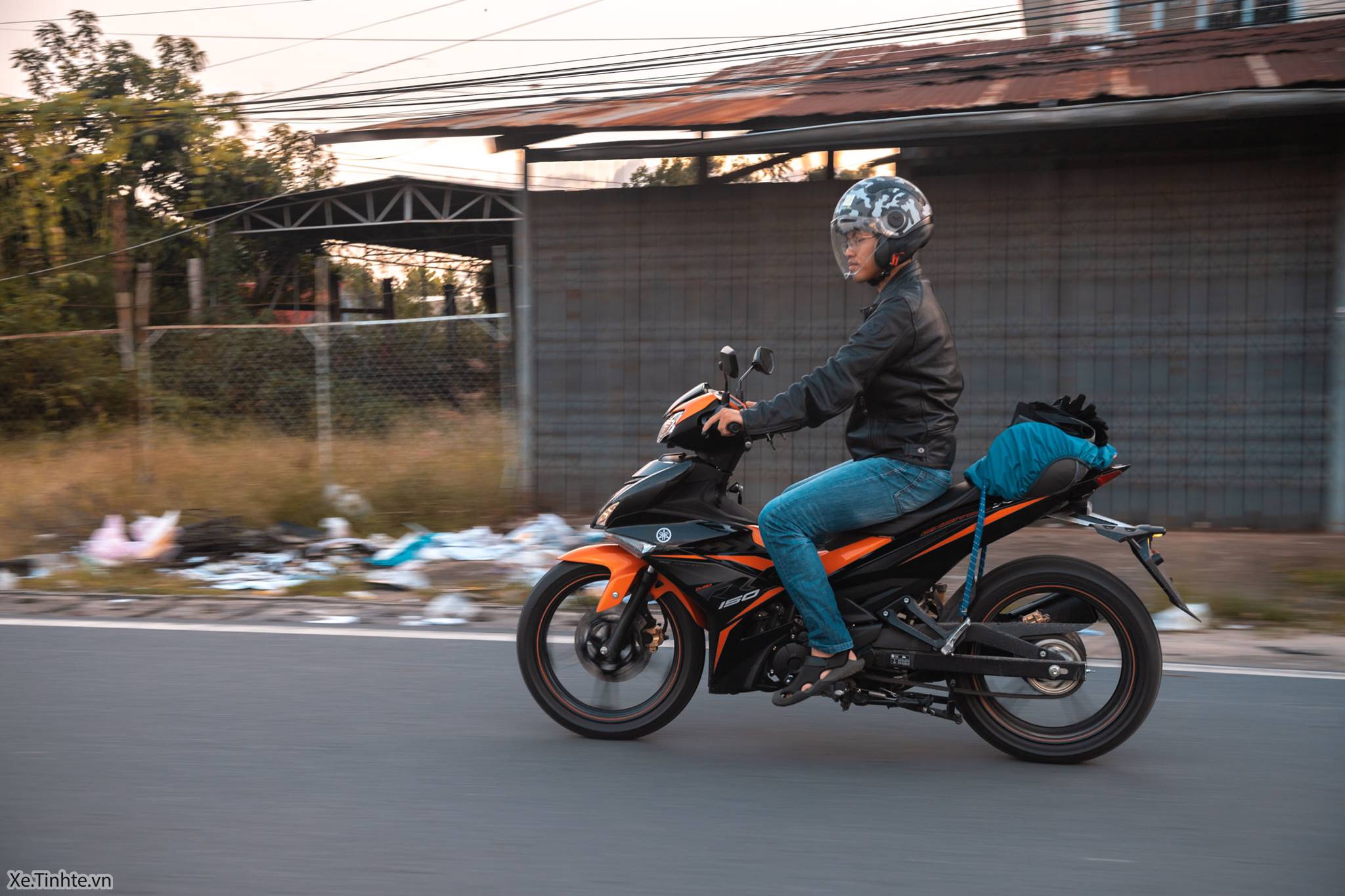 4447009_Ru_nhau_di_tron_Honda_PCX_Hybrid_Yamaha_Exciter_Xe_Tinhte_016.jpg