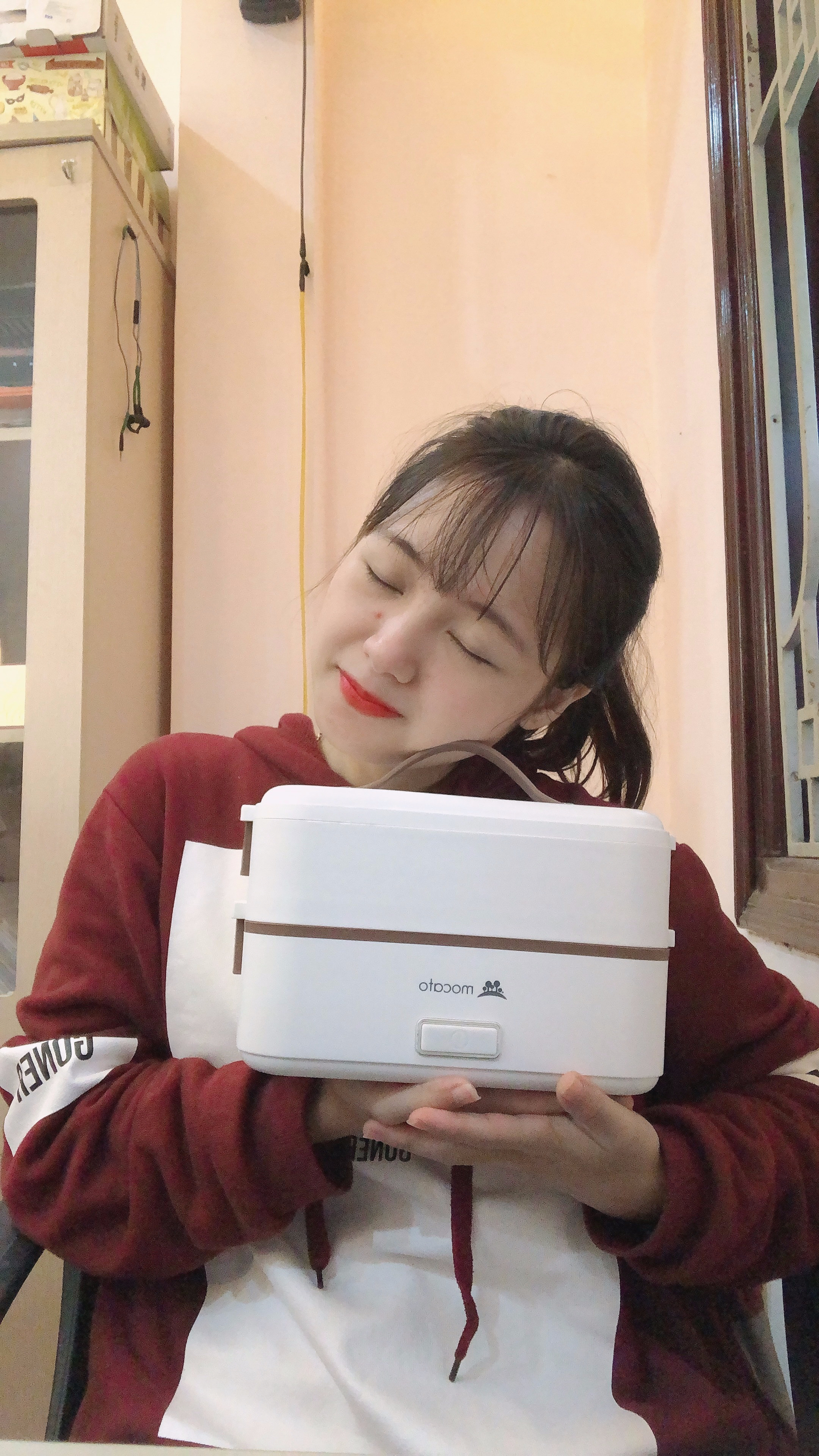 Mua được Hộp cơm xịn xịn xịn, ưng quá nè mọi người ưi