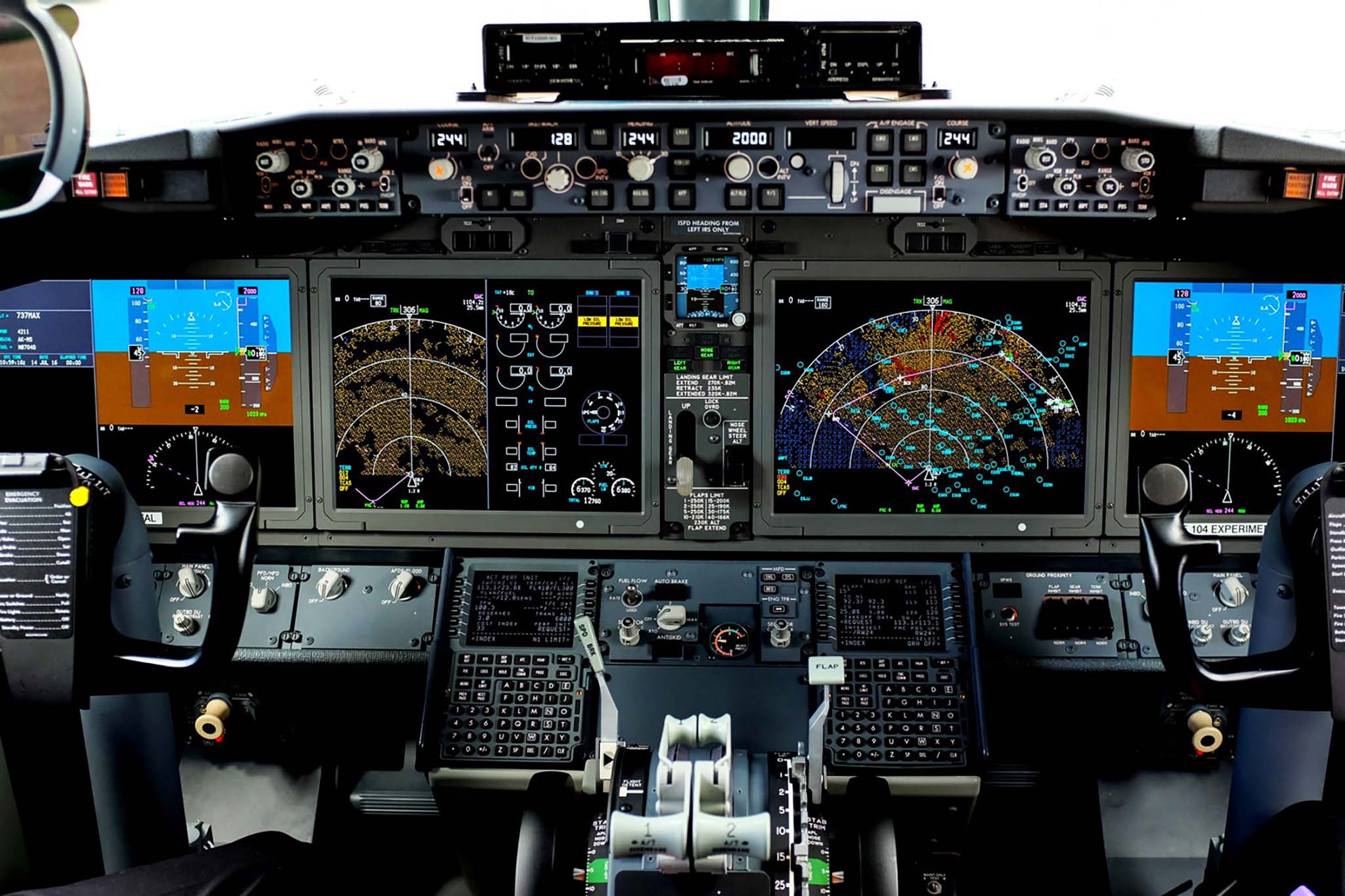 737 MAX cockpit.jpg