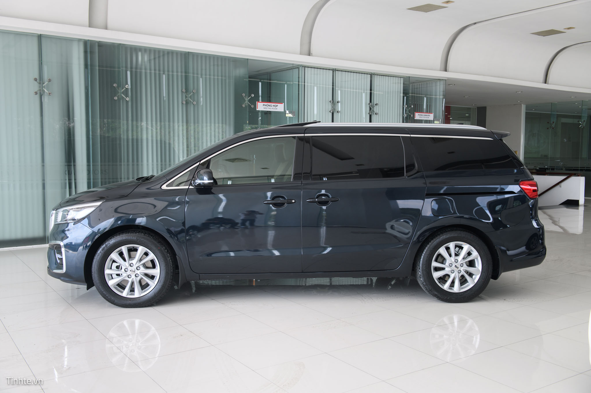 chi_tiết_kia_sedona_signature_2020_hàng_ghế_vip_xe_tinhte-53.jpg