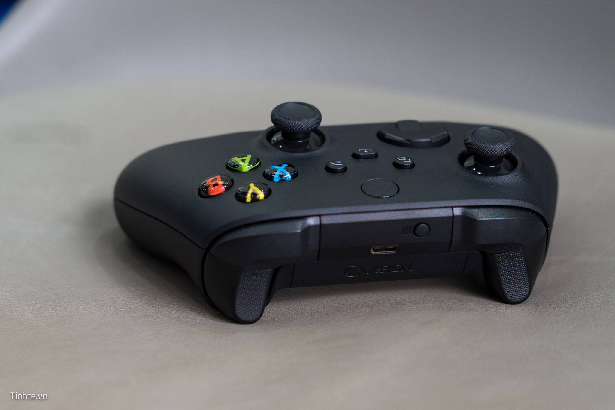 Tinhte_XBOX_SeriesX-9.jpg