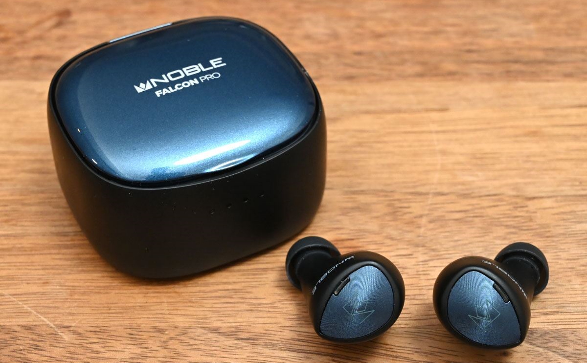 Noble Falcon PRO: Mẫu True-Wireless cao cấp của Mỹ, 3 driver