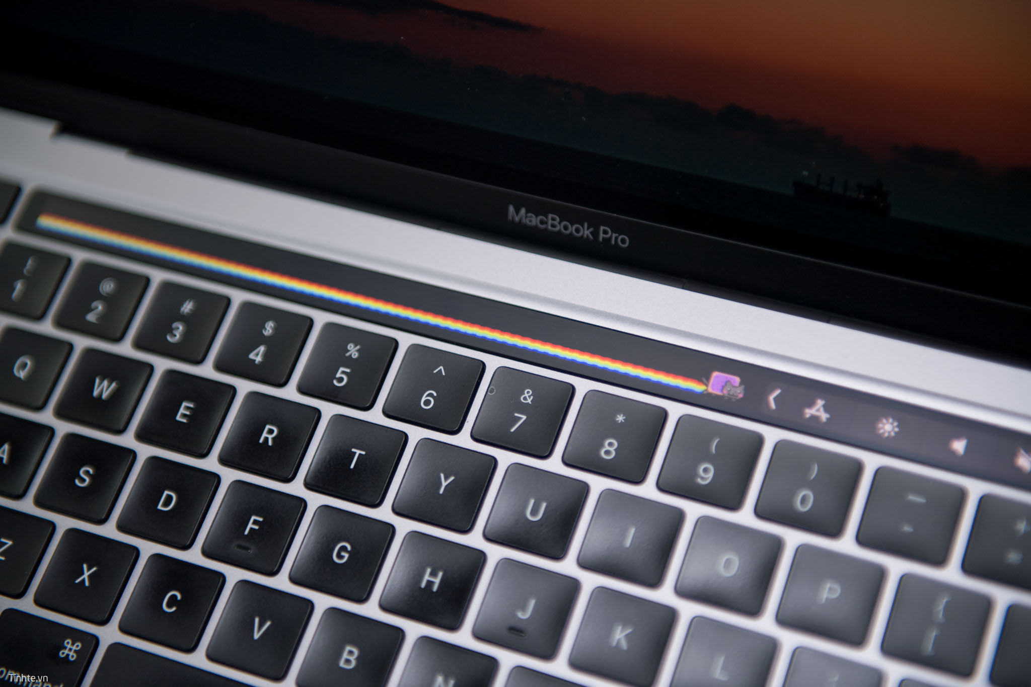 Touchbar_config_nyancat_tinhte.jpg