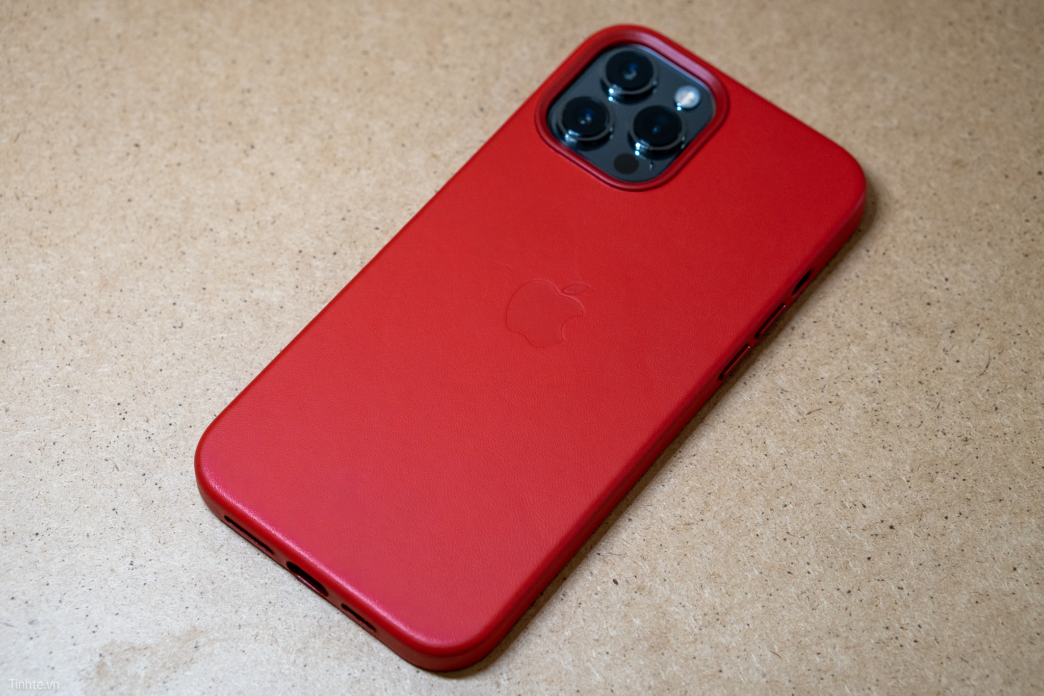 apple-red-leather-case--11.jpg