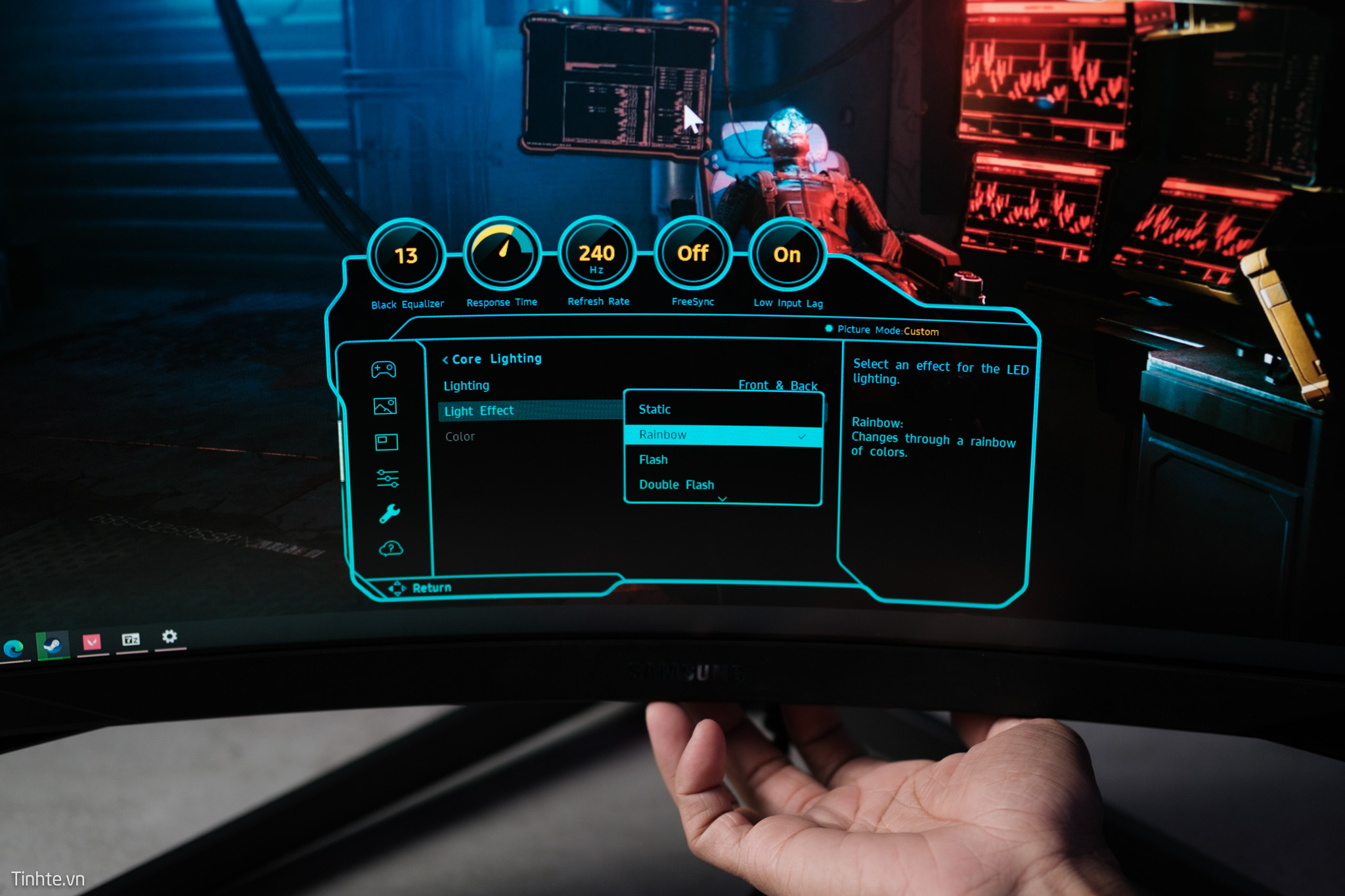 tinhte_trentay_samsung_odyssey_g7_8.jpg